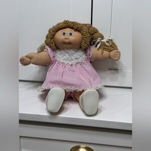 Vintage Cabbage Patch Kids Xavier Roberts Signed Girl Hair Blue Eyes 1982